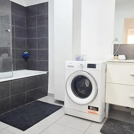 T4 Avec Grande Terrasse - Bbq - Parking