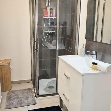 T4 Avec Grande Terrasse - Bbq - Parking