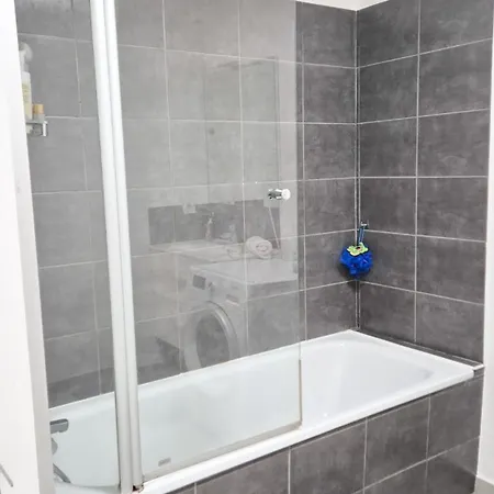 T4 Avec Grande Terrasse - Bbq - Parking La Trinité